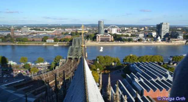 Blick vom Dom auf das rechtsrheinische Köln